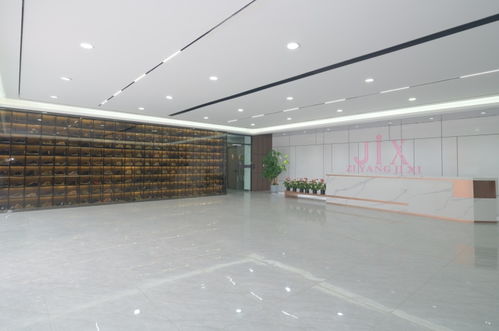 季茜鞋服總經(jīng)理盧顥之 產(chǎn)業(yè)聚集讓園區(qū)車水馬龍,咨詢和訂單越來越多